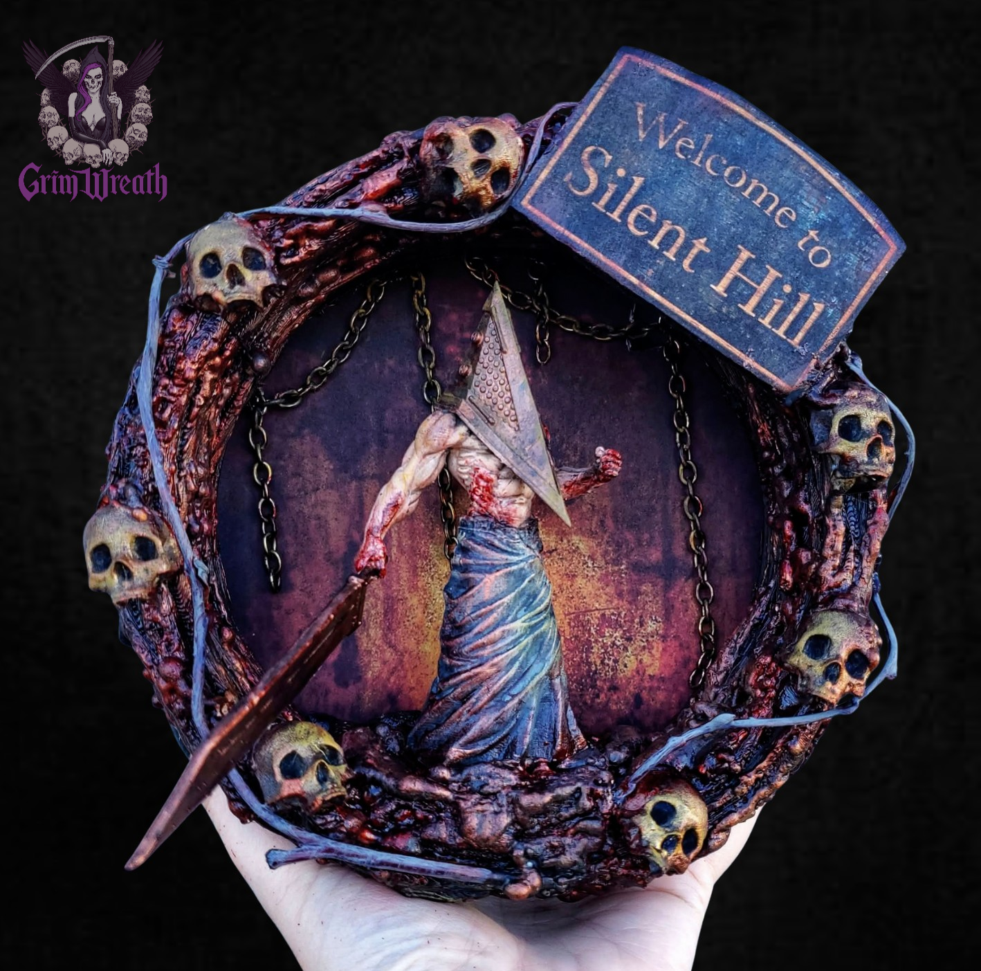 Pyramid Head Mini Wreath