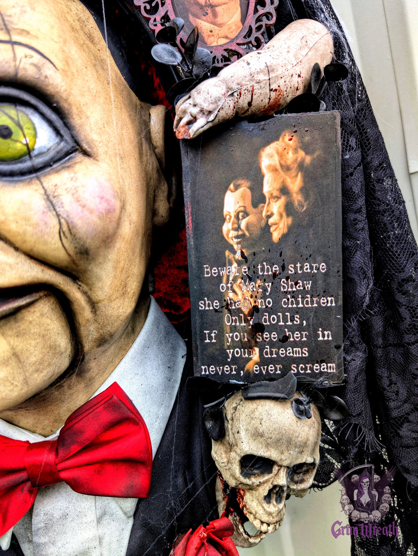 Beware the Stare Wreath