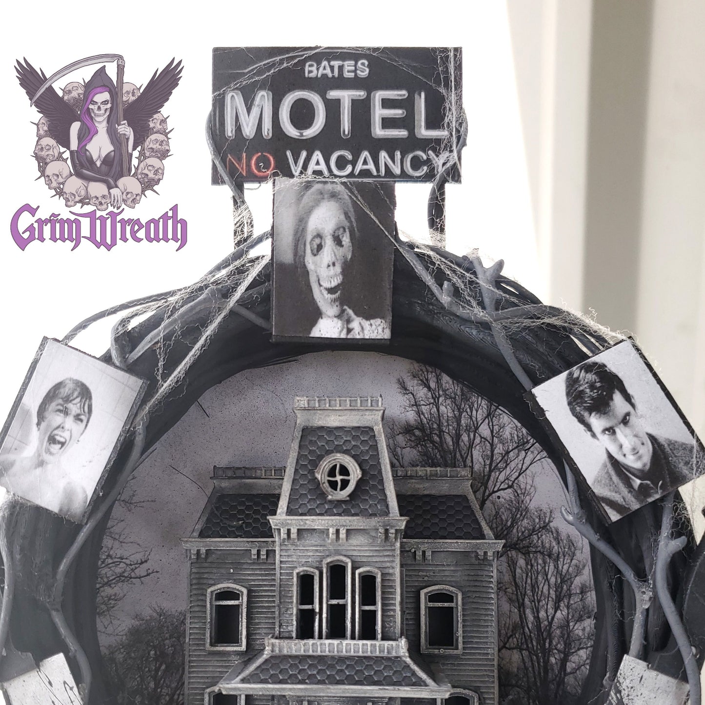 Psycho Mini Wreath