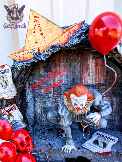 Time to Float Mini Wreath
